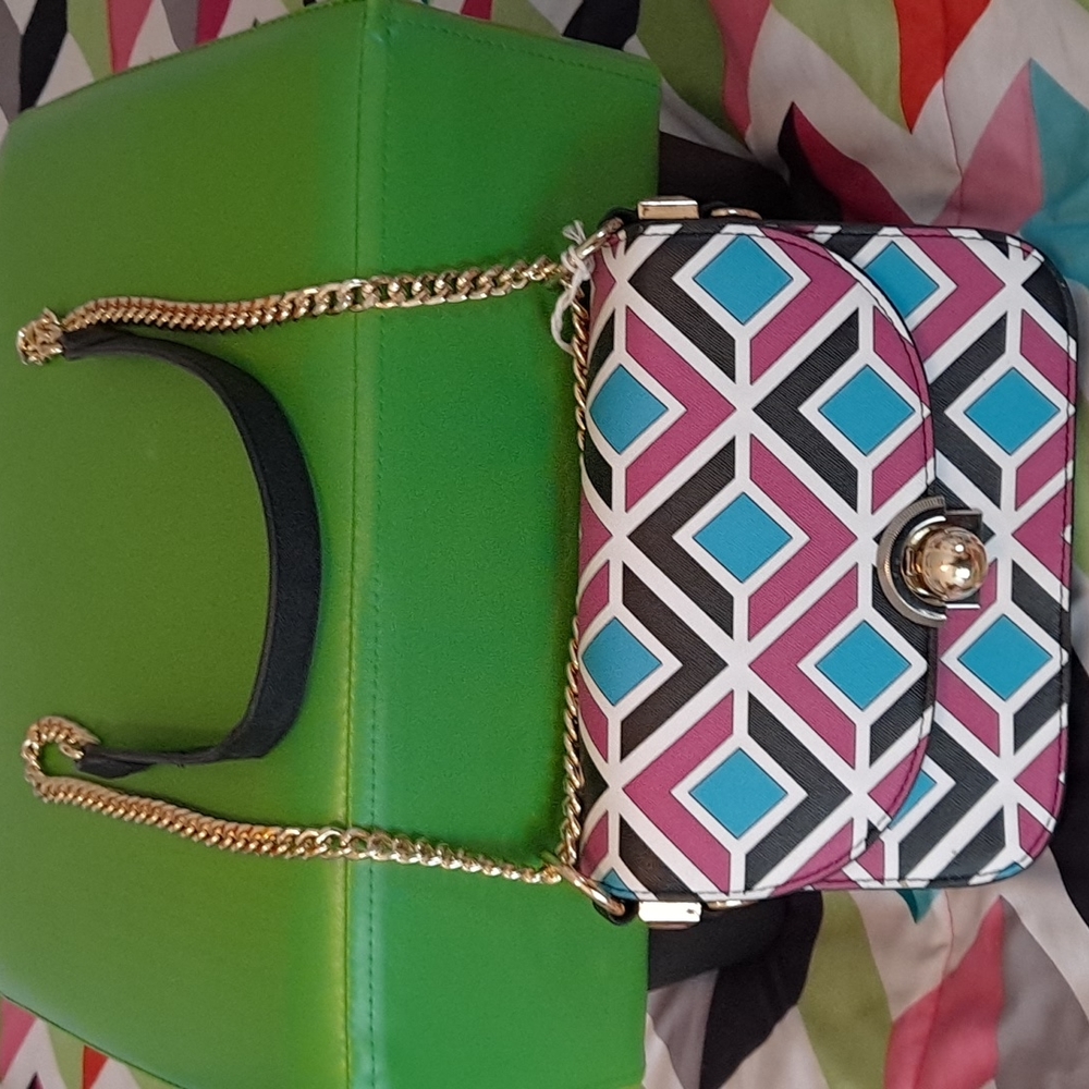 LOINEL chain  purse 👛..colors..purple  .blue. black.white..NEW..